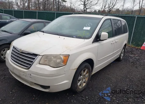 2008 Chrysler Town & Country Touring z USA, uszkodzony, nr VIN 2A8HR54P88R657572
